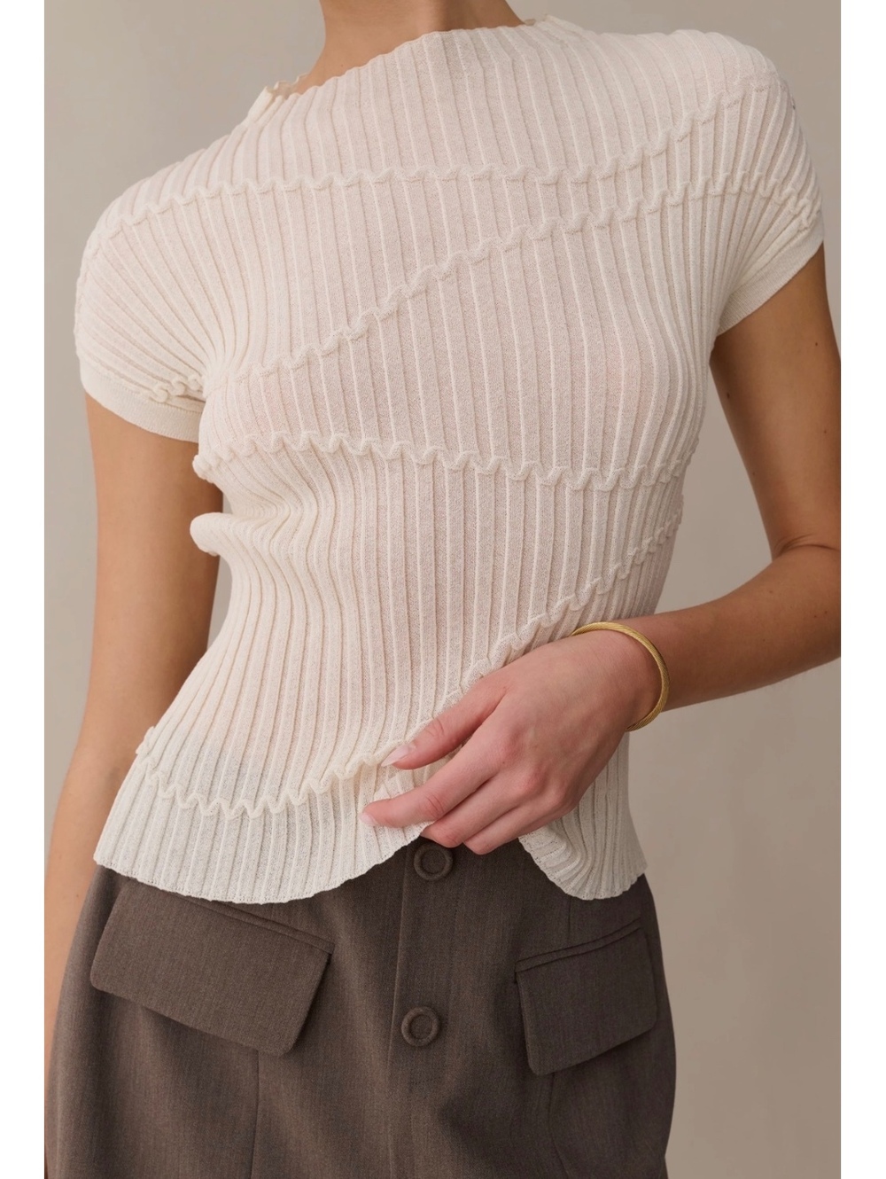 Kourt by Few Moda Maura Short Sleeve Top Size Small Cream